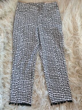 NWT Chico's So Slimming Brigitte Dot Pull On Capris Pom Pom Hem Size 0 / US 4